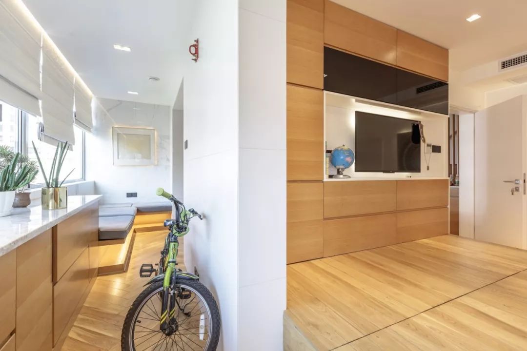 阳台很大要不要装窗帘,阳台太大能装铝合金窗吗