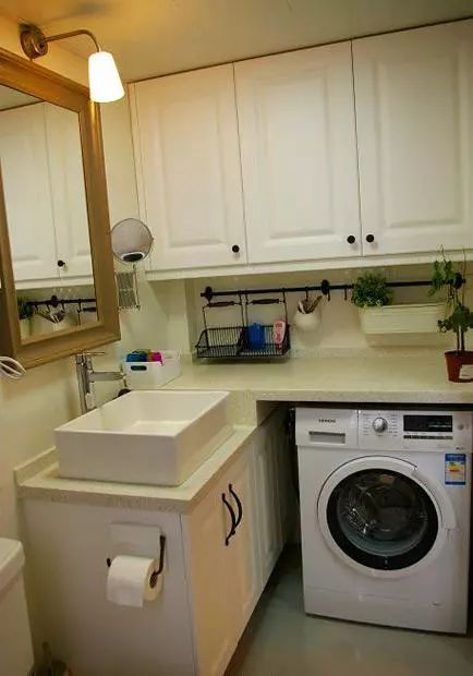 房间太小洗衣机不知放在哪里,房子里的洗衣机在哪里放着