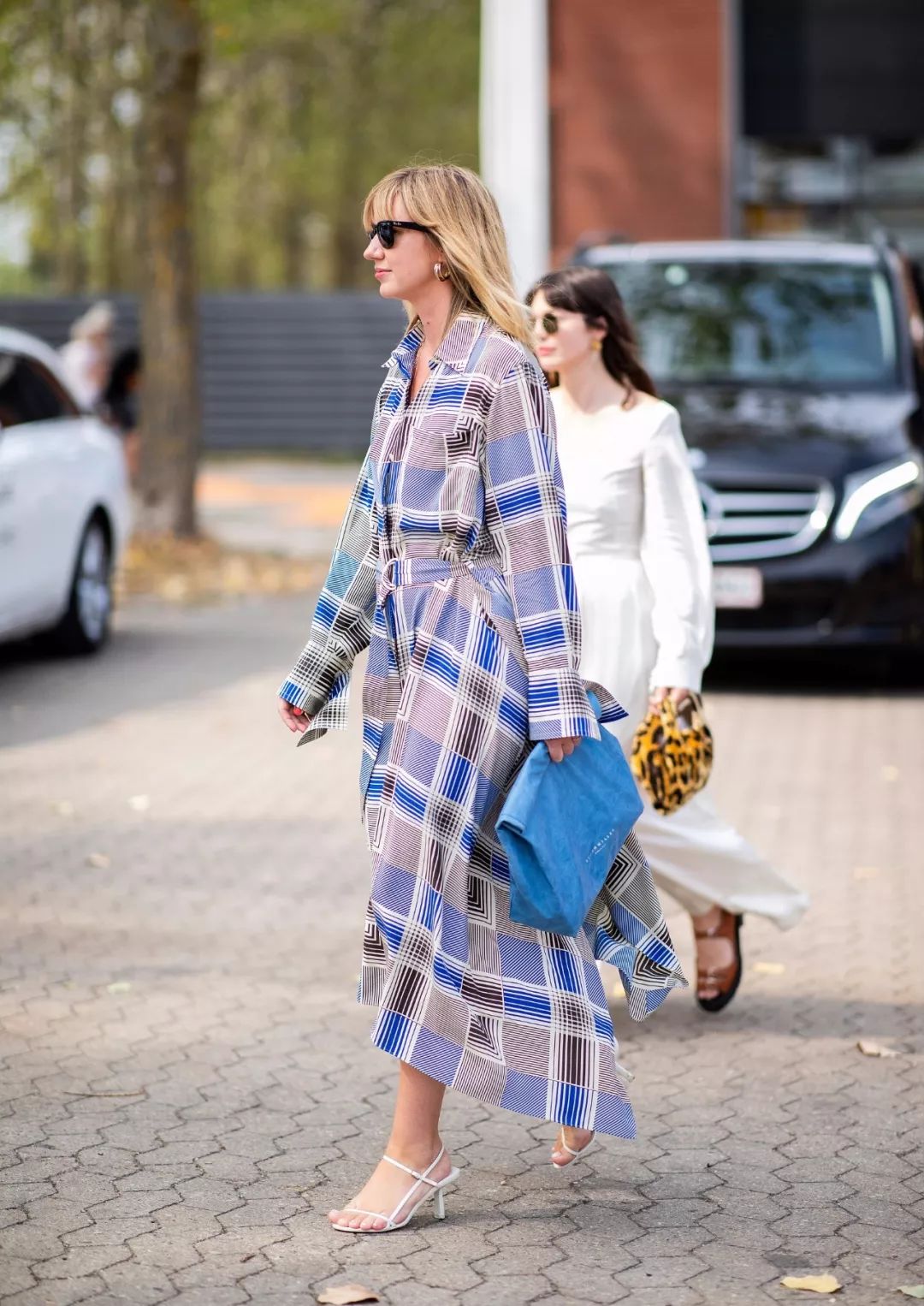 印花人物连衣裙,印花连衣裙到脚踝超长款