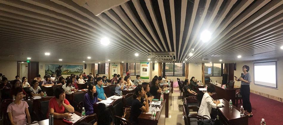 孕产期关爱相伴健康讲座,产科护理科普活动周关爱女性