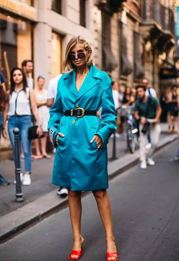 夏天跟裙子搭的凉拖,夏季凉拖配裙子百搭