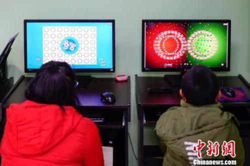 手机屏幕lcd和oled哪个对眼睛好,lcd屏和oled屏哪个对眼睛伤害大