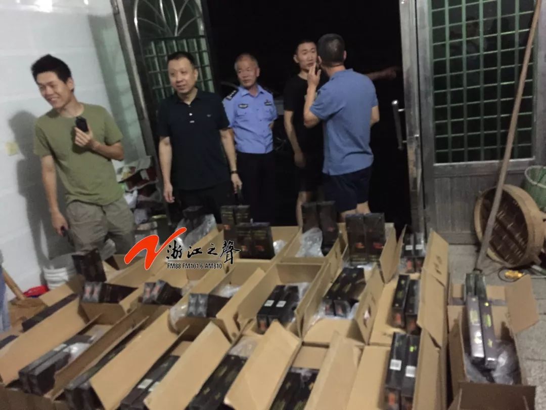 中华香烟和荷花香烟价格表和图片,中华香烟细烟多少钱