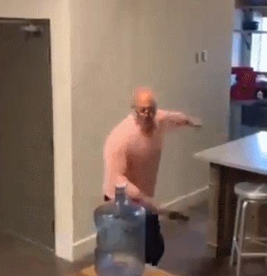 瓶盖挑战欧阳靖,赵文卓挑战3瓶盖的难度