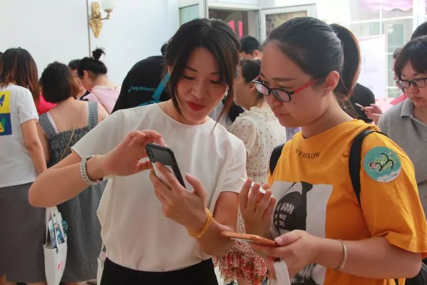 加油妈妈亲子活动,加油妈妈一日活动