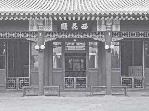 百年之后，并蒂莲开；想你时，有花的味道……