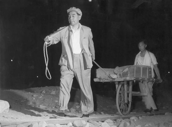 百年之后，并蒂莲开；想你时，有花的味道……