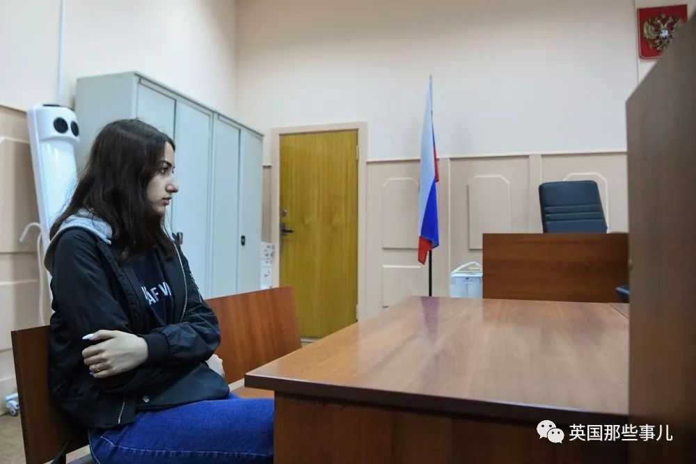 姐妹三人联手杀死残暴鬼父被控谋杀…近30万人求情：她们无罪