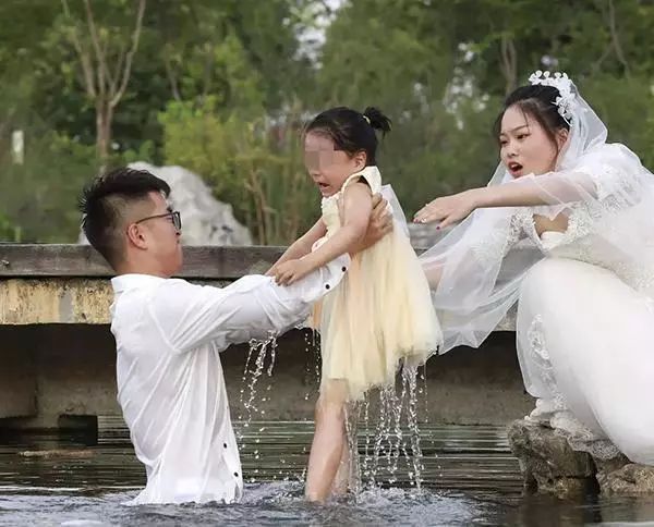 最美婚纱照摆拍有处理结果了吗,近期刷屏的婚纱照