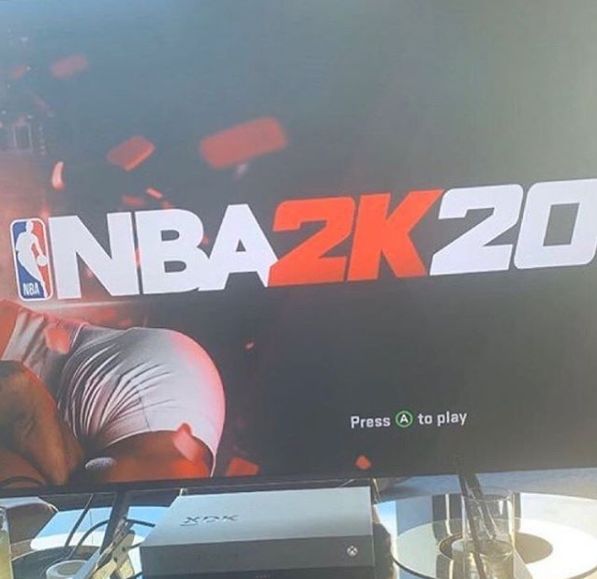 姑娘们，把NBA2K里的鞋拉出来溜溜
