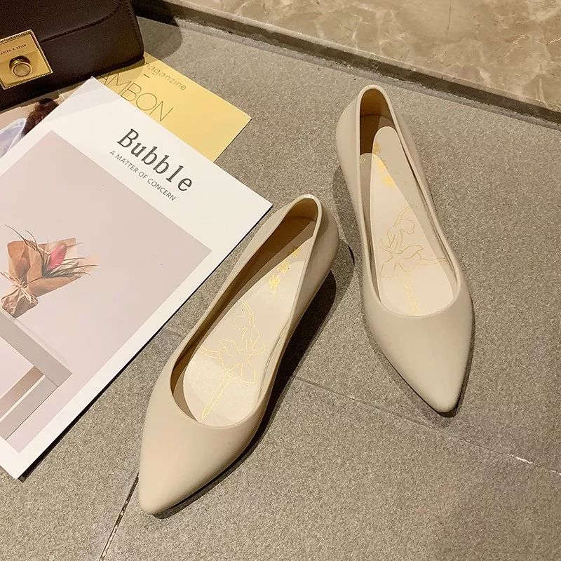 别再说雨鞋捂脚又显丑!有了它,增高显腿长!我天天盼着下雨