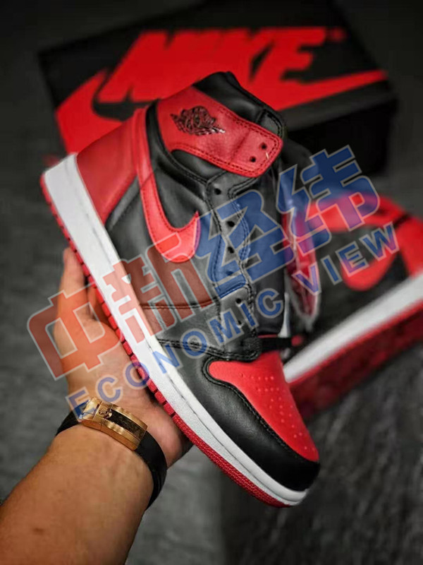 一双潮鞋两年价格飙至7万多,这些年降价最大的鞋子