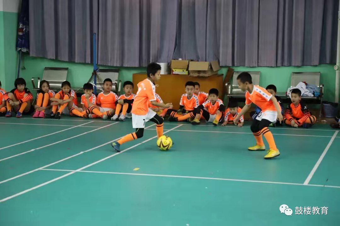 牛娃获奖视频,牛娃游泳冠军