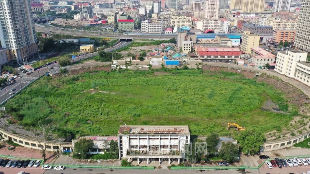 老八中足球场,老城区新建的足球场