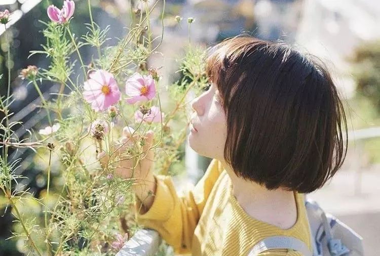 这样拍背影真的太好看了,怎样拍侧脸好看霸气