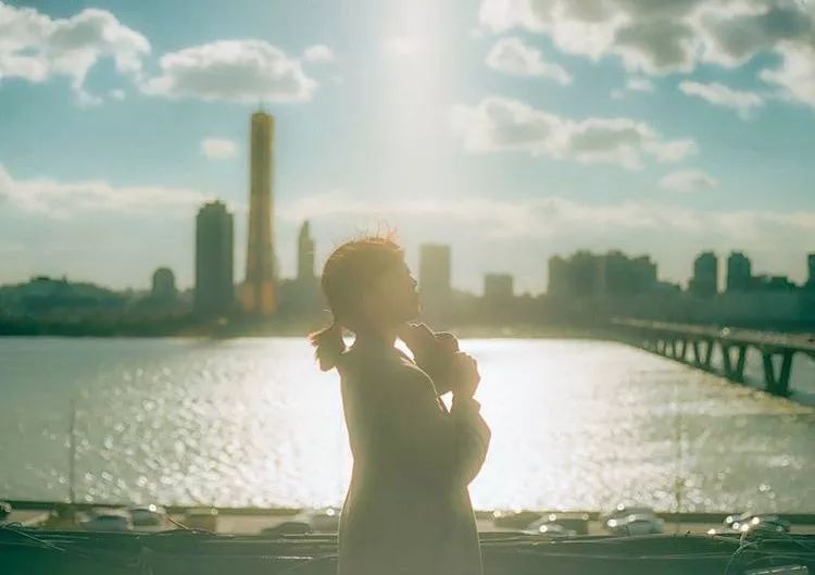 这样拍背影真的太好看了,怎样拍侧脸好看霸气