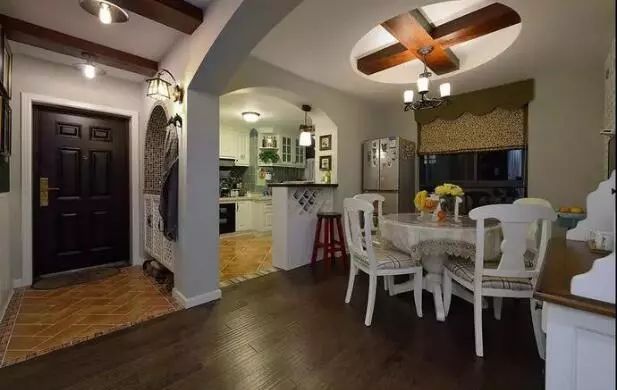 客厅横梁压顶的最佳解决方法,客厅横梁正确化解方法