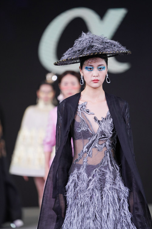 索尼最新全画幅微单a7riii,索尼alpha6000怎么样