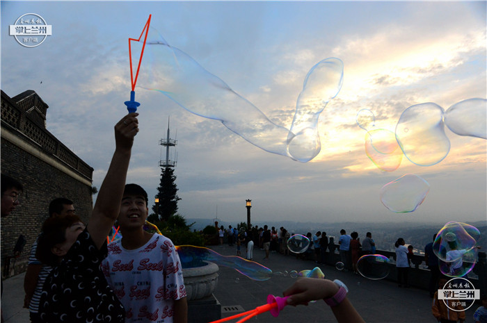 兰州夜经济2022,兰州夜经济久违了家乡味