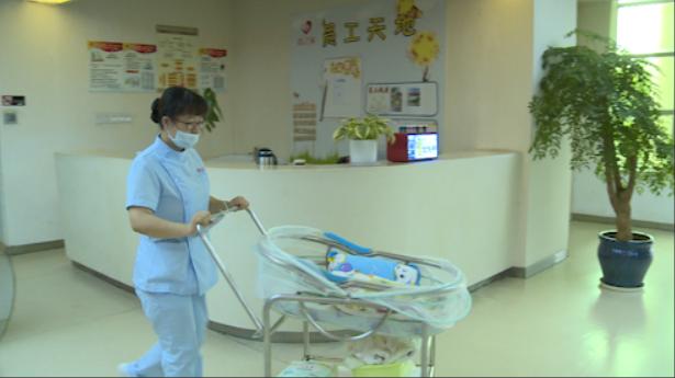 金牌月嫂高级育婴师一个月多少钱,家政金牌月嫂需要什么条件