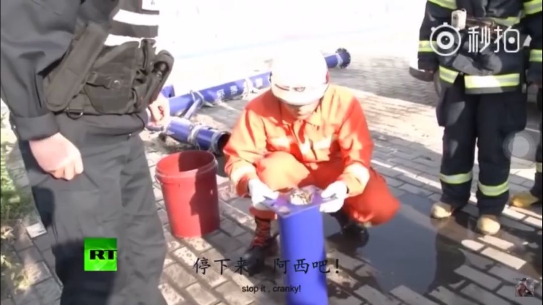 消防员才是人们心目中真正的超人,万能的消防员比什么都有安全感