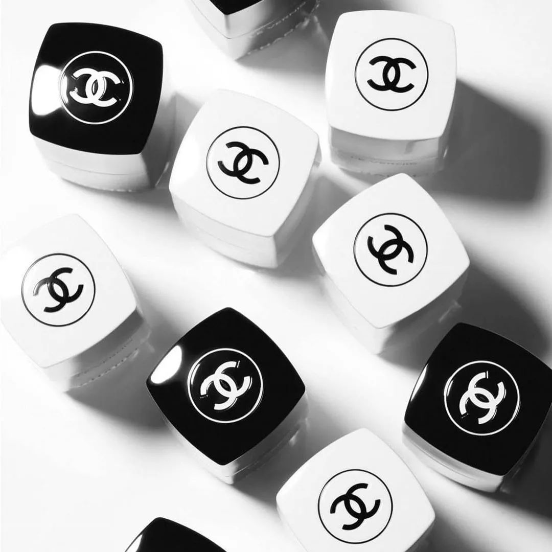 Beauty|CHANEL开挂、DIOR大女人？一线秋季彩妆速递