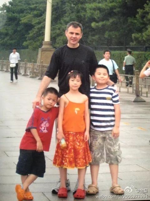 她28岁变性,父亲被嘲笑“这是你儿子还是女儿?”,一句话回应暖哭了...