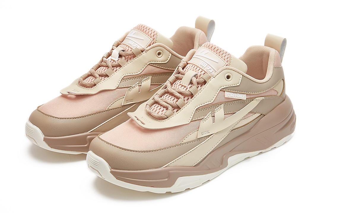 回力ow联名樱花空军一号,你可能需要一双联名款回力