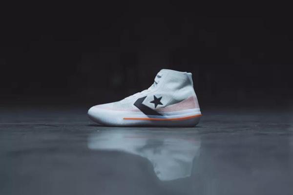 你穿的匡威鞋，可能是回收的塑料瓶、牛仔裤或棉帆布做的