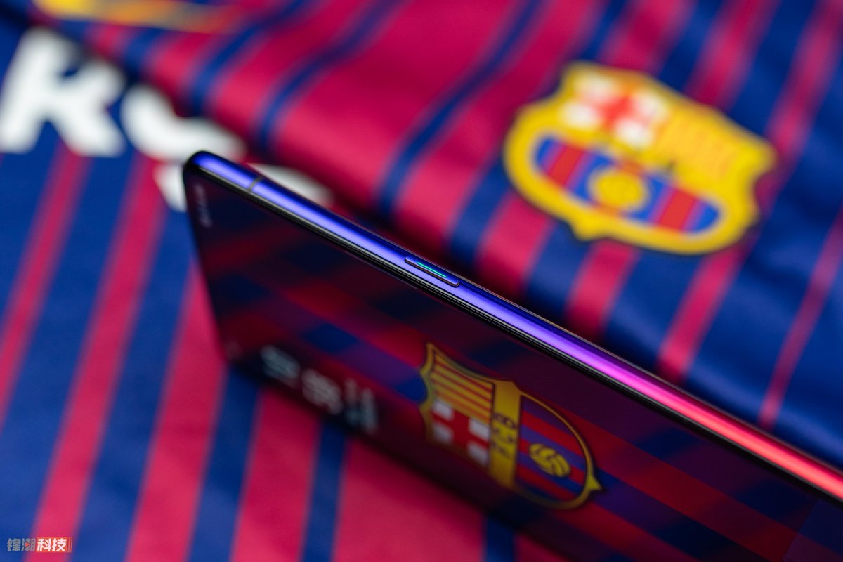 opporeno巴萨定制版后盖,opporeno十倍变焦巴萨定制版