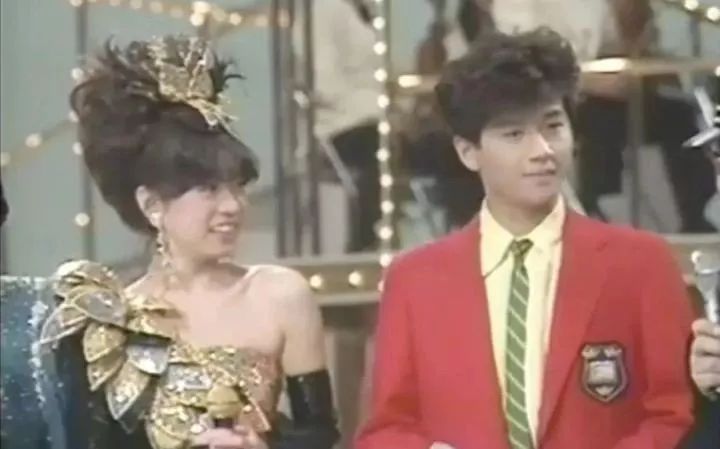 在新人选秀节目里，我看到了一位复古歌姬