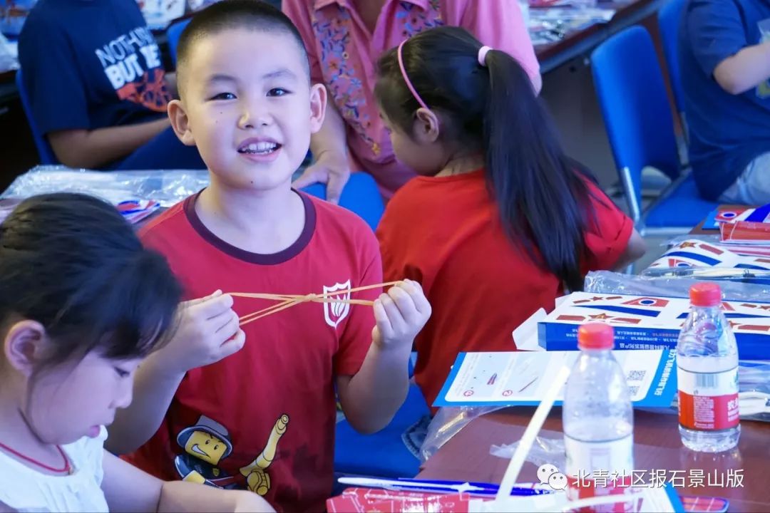 看小朋友玩大颗粒乐高积木,看小朋友玩大颗粒拼装