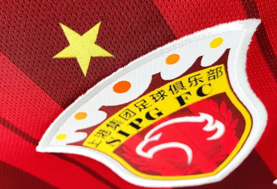 佩雷拉出席活动,佩雷拉52岁