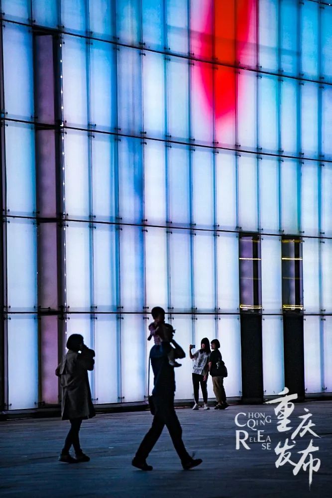 山城重庆夜晚如此宁静而美丽,夜晚的重庆格外迷人