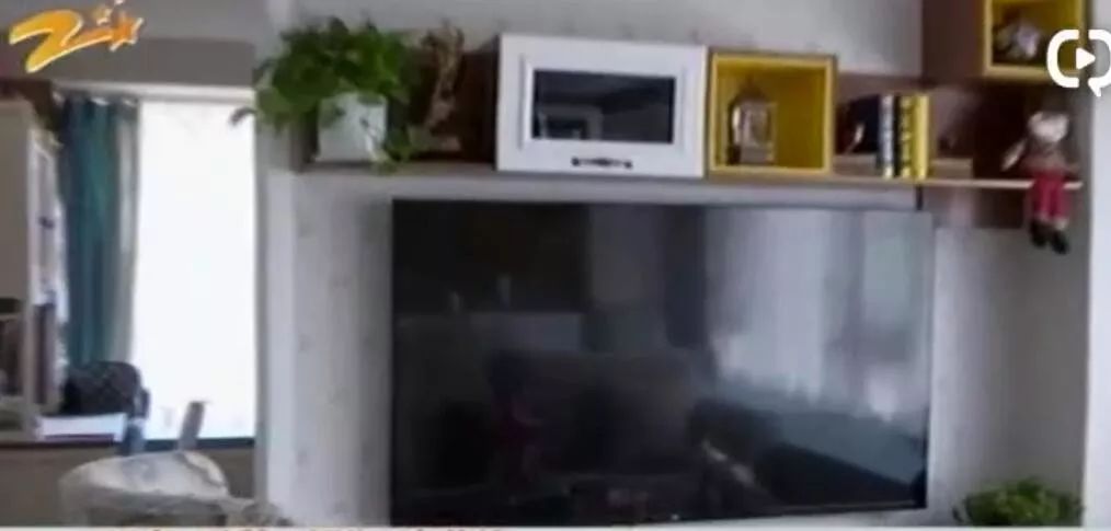 小米电视机75寸碎屏维修,小米电视换屏幕碰坏了