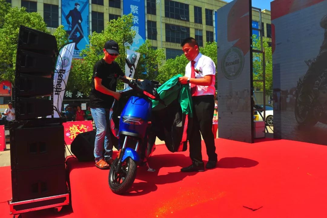 有一群人，在最热的合肥放了一把“火”……