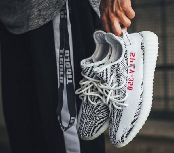 95后卖假鞋赚7000多万,95后靠自己赚1000万