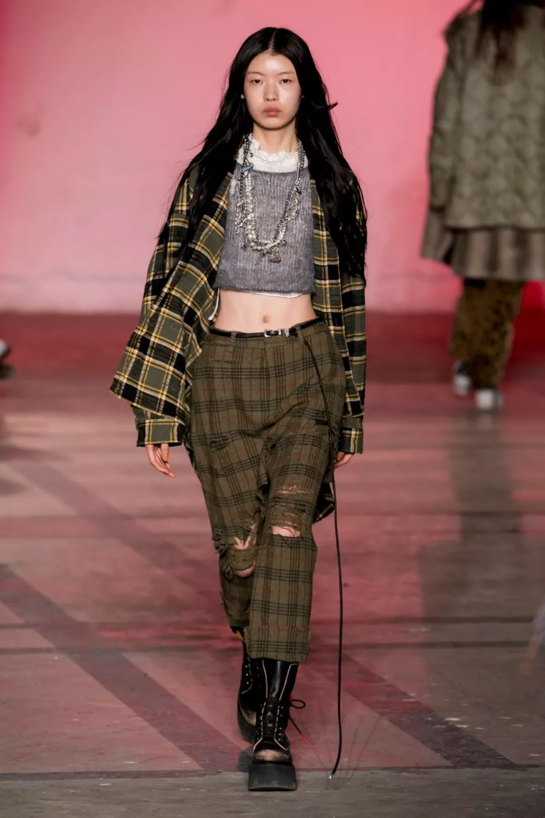 21年秋冬女装流行趋势,21年秋冬女装流行色