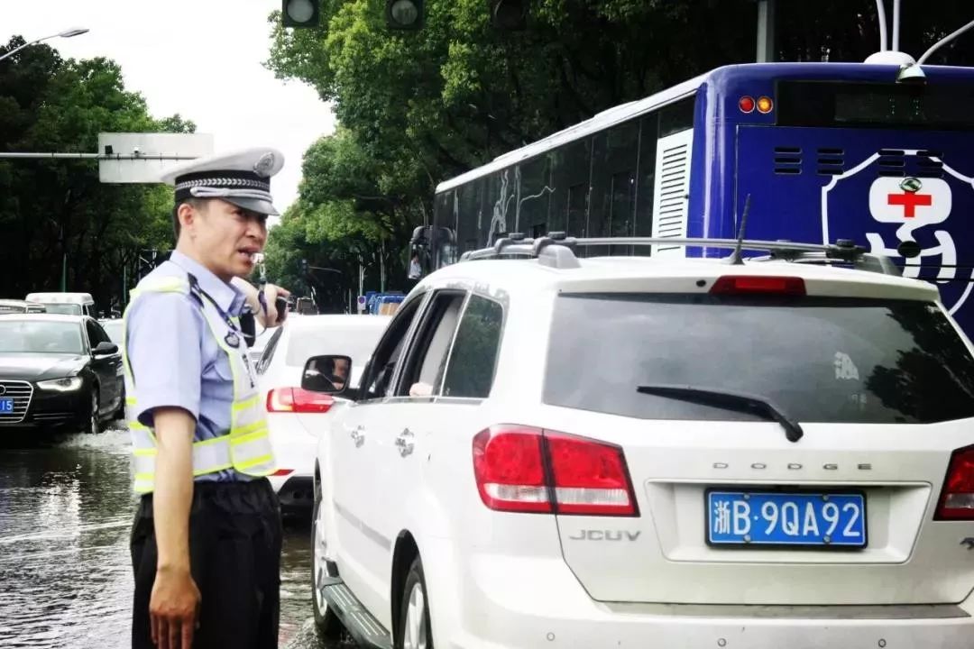 八一特刊老部队,八一特刊不忘当年军旅志