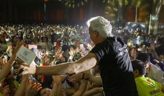 昔日女神负面消息缠身险过气,转手做生意却搞得风生水起