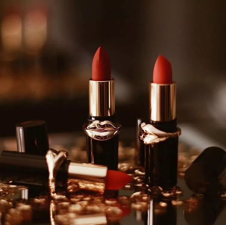 这些美妆潮品你最想拿走哪一个,这些网红化妆品还能用吗