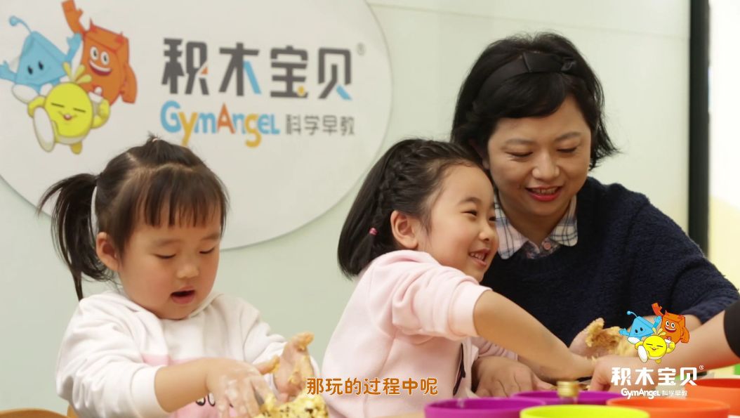 娃认生只要妈妈抱怎么办,宝宝只粘妈妈怎么办