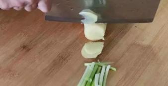 老汤腌鱼的正确腌制方法,炖鱼前怎么腌鱼入味