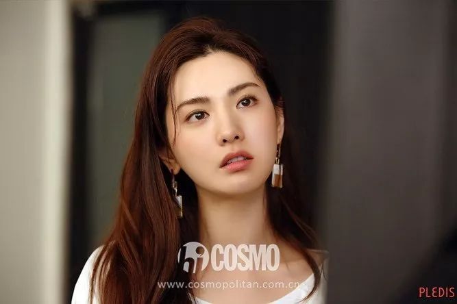 3ce云朵唇釉泫雅,nana的妆容