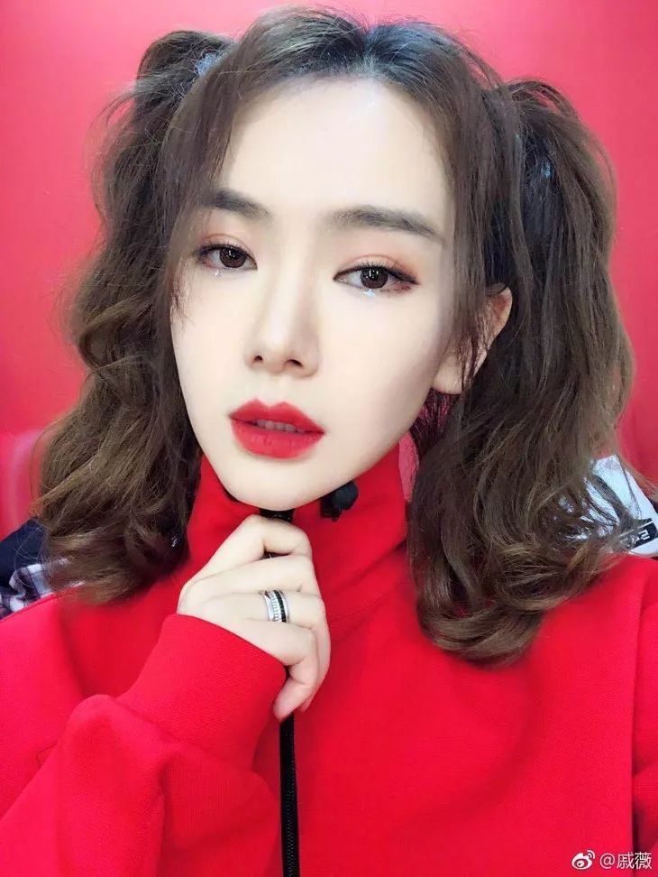 3ce云朵唇釉泫雅,nana的妆容