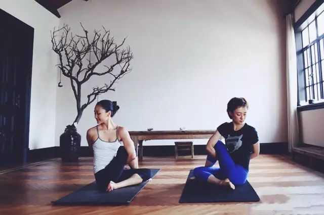 腹肌女王2.0版本升级，全网黑转粉逆袭人生新高度