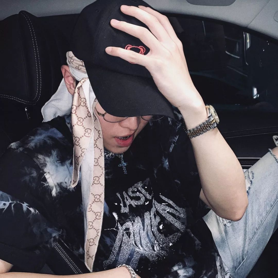 说唱歌手=大金链+大金劳？来看看歌手本人怎么说