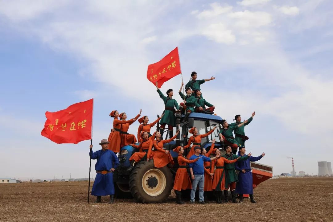 壮丽七十年奋斗新时代微视频,壮丽70年奋斗新时代朗读