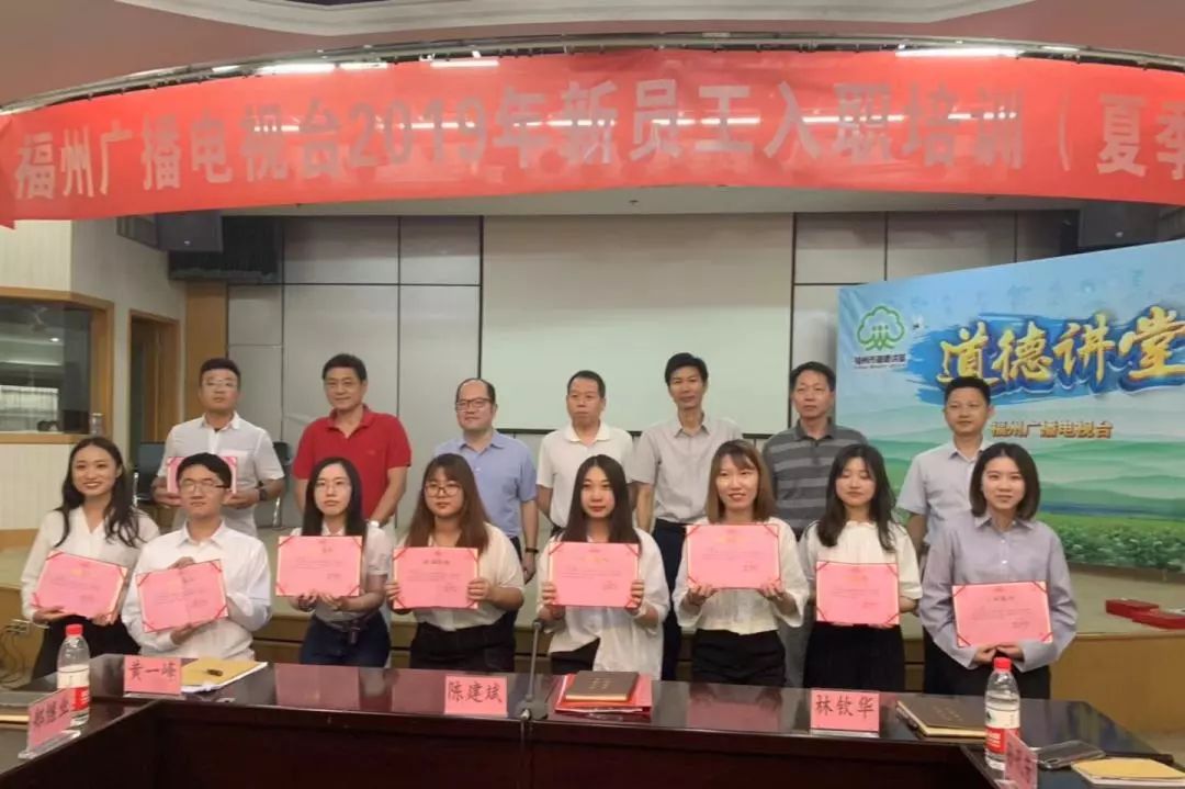 鲜衣怒马少年时灯火阑珊处,鲜衣怒马少年时人间重晚晴