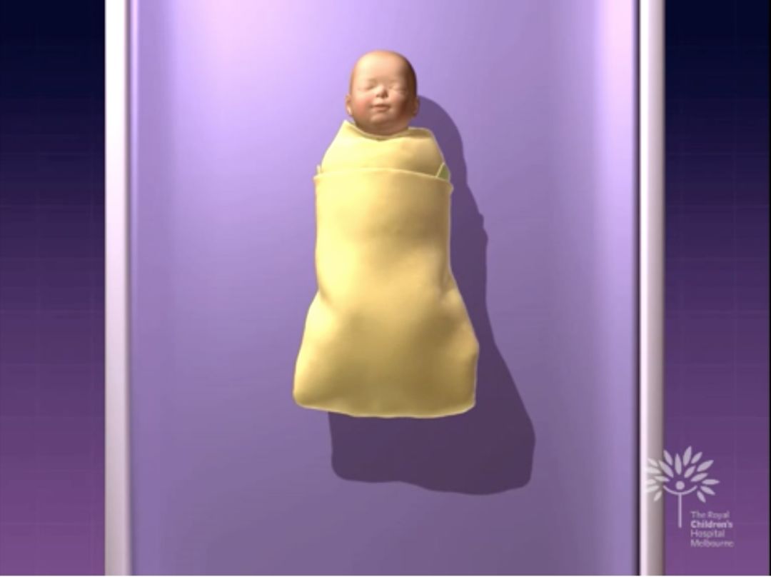 如何安全抱新生儿,宝宝裹襁褓睡会不会影响发育